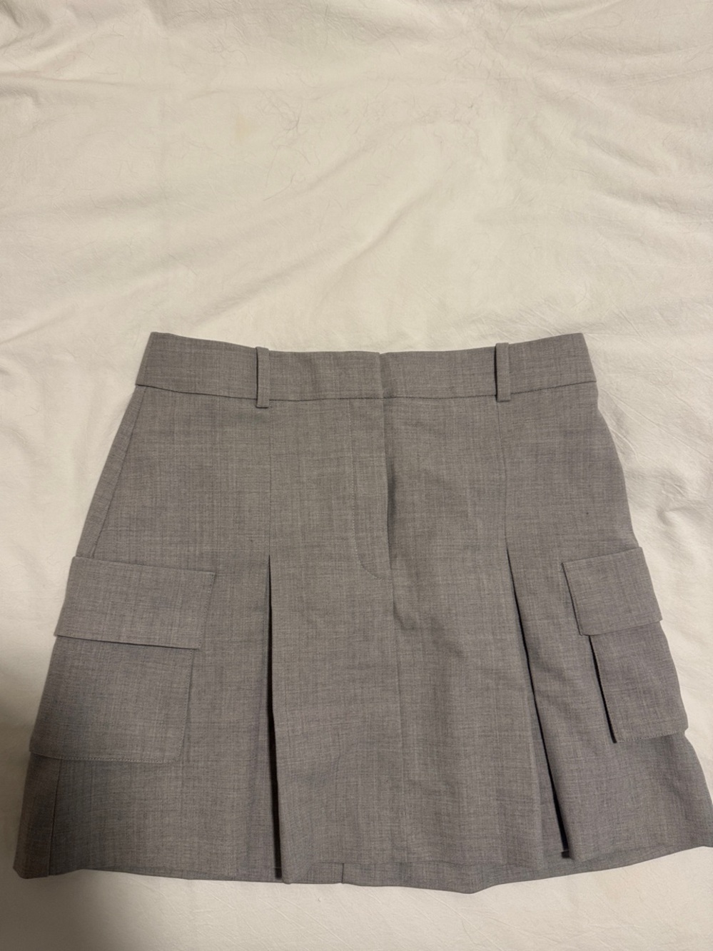Aritzia Babaton Tailored Gray Pleated Mini Skirt with Flap Pockets